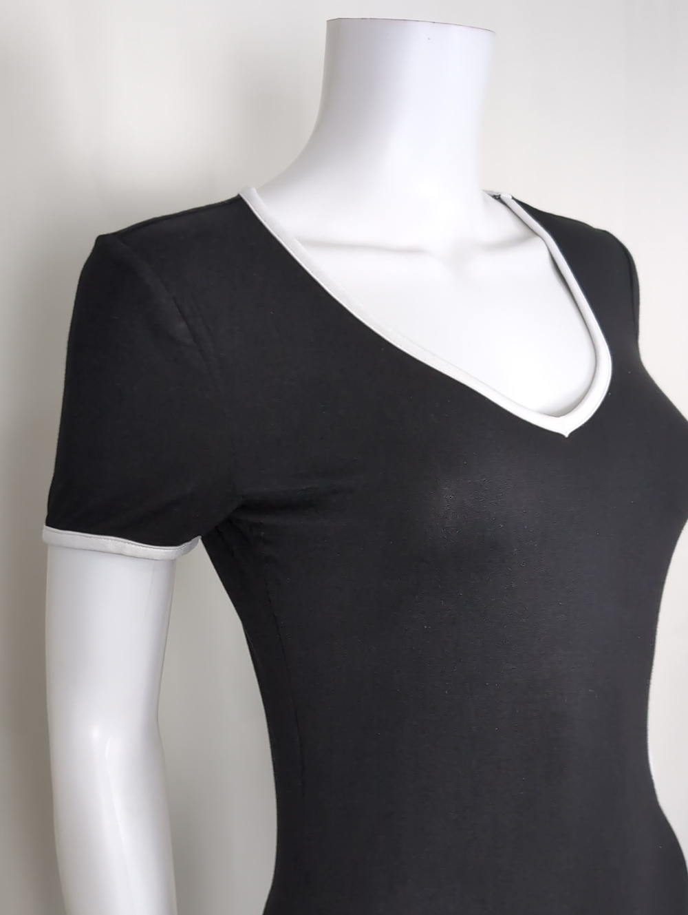 SHEIN Black Short Sleeve V Neck Stretchy Rayon T Shirt Mini Dress Size Medium - Picture 2 of 10